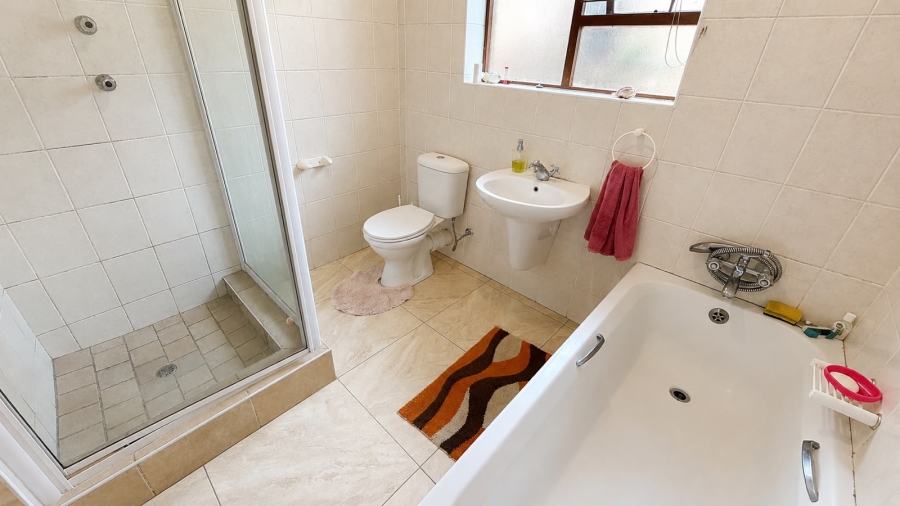 3 Bedroom Property for Sale in Heiderand Western Cape